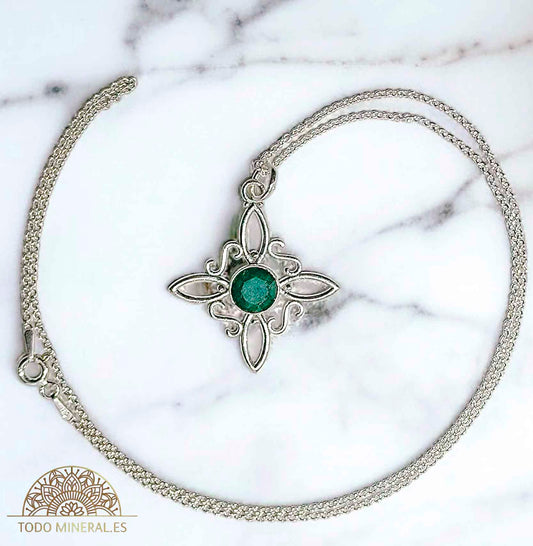 Colgante Nudo De Bruja Piedra Esmeralda Con Cadena 45 Cms Plata 925 - TODOMINERAL