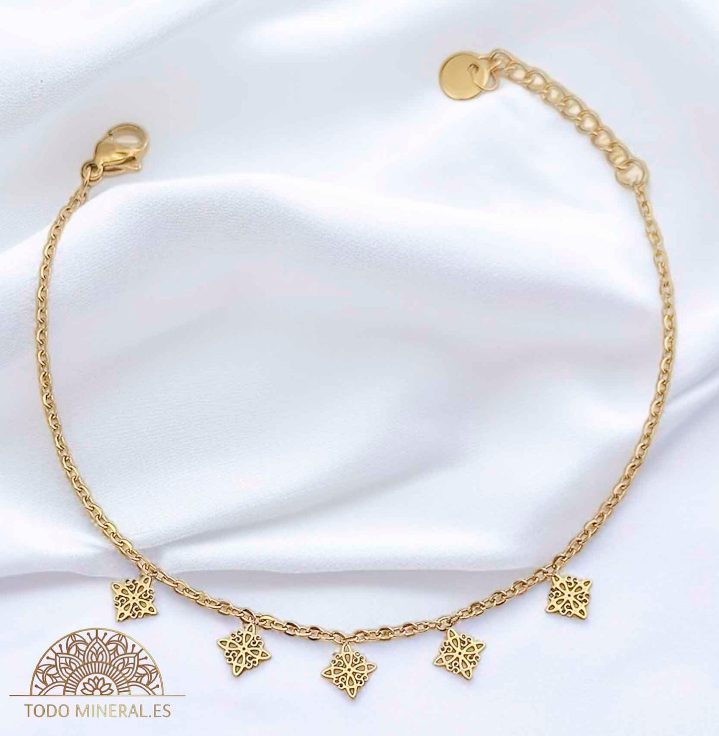 Pulsera Acero Dorado Con Dijes Nudo De Brujas PULSERA ACERO