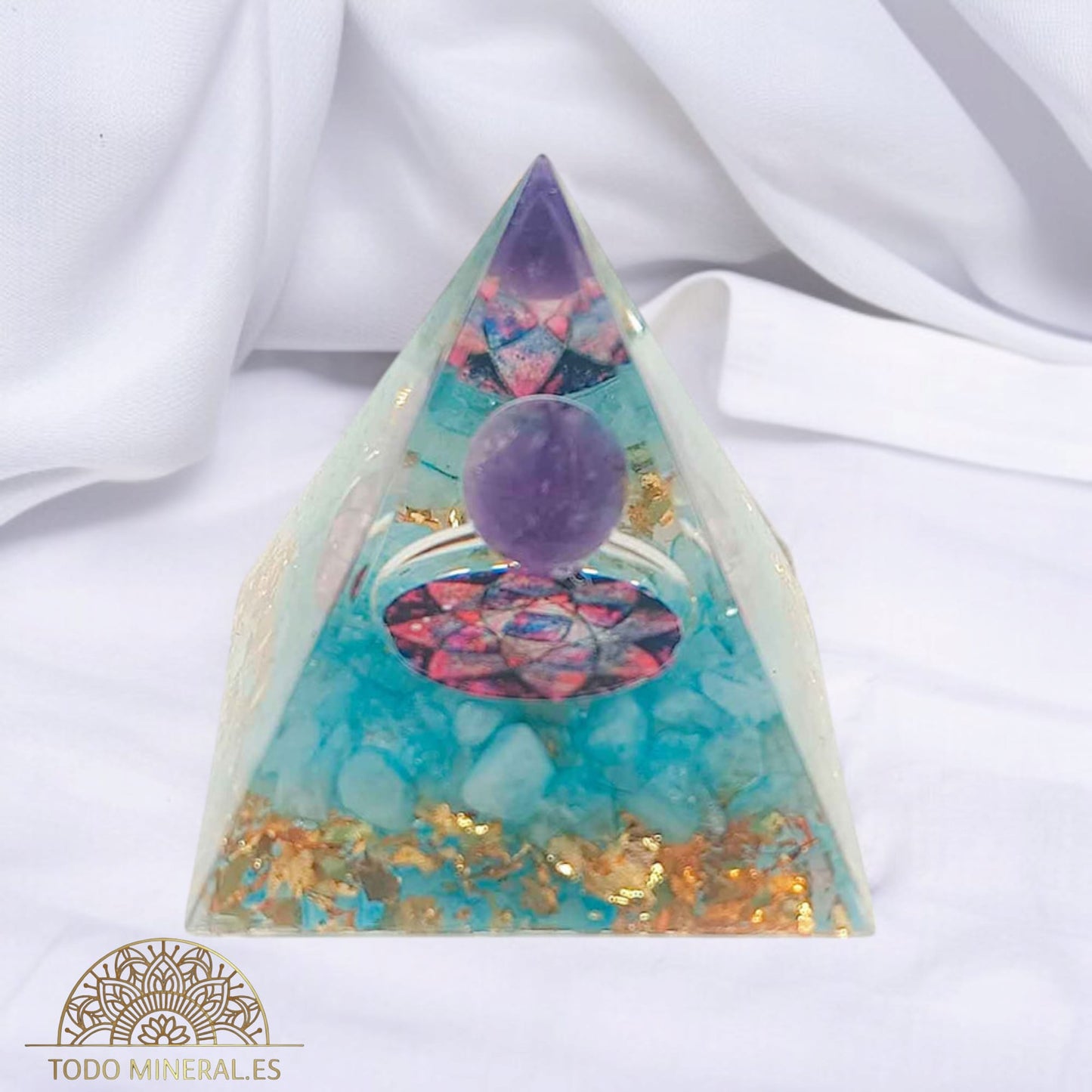 Piramide Orgonita Con Minerales 5 x 6 Cms PIRAMIDE MINERAL
