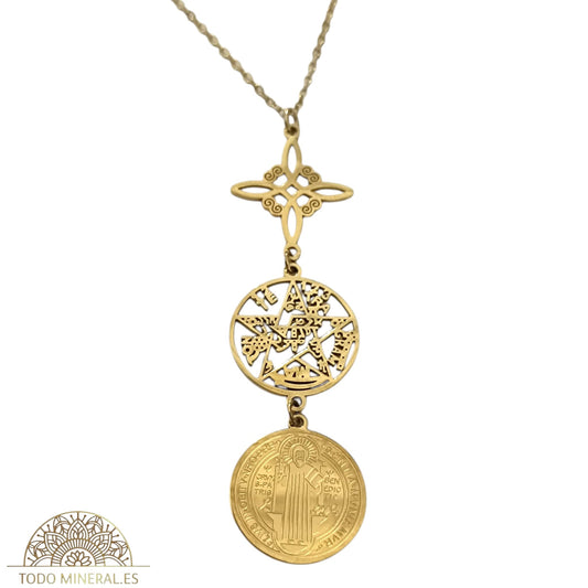 Collar Triple Protección Nudo De Bruja Tetragramaton Y San Benito En Acero Dorado Con Cadena 45 Cms TODOMINERAL