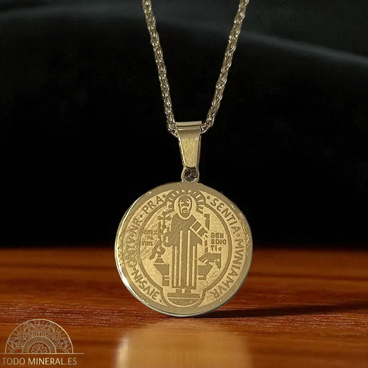Collar Medalla San Benito Acero Inoxidable Con Cadena 40 Cms (Elije tono) TODOMINERAL