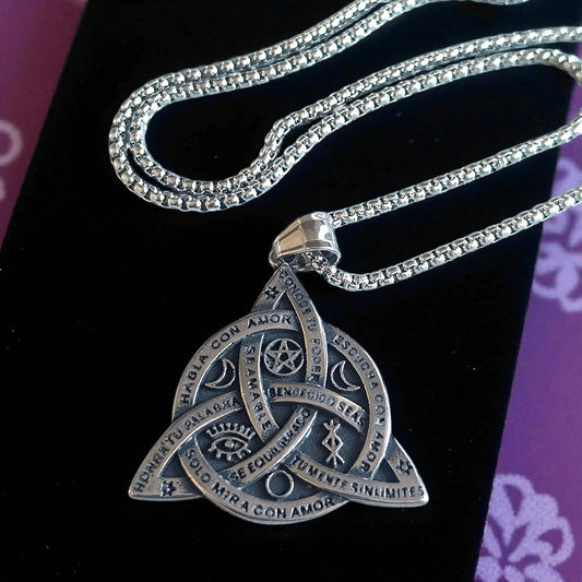 Collar Triquetra En Acero Inoxidable Con Cadena 45 Cms TODOMINERAL