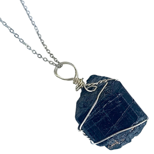 Colgante Con Metal y Piedra Natural Turmalina En Bruto Para Proteccion Engarzado En Alambre Bisuteria INCLUYE CADENA ACERO TODOMINERAL