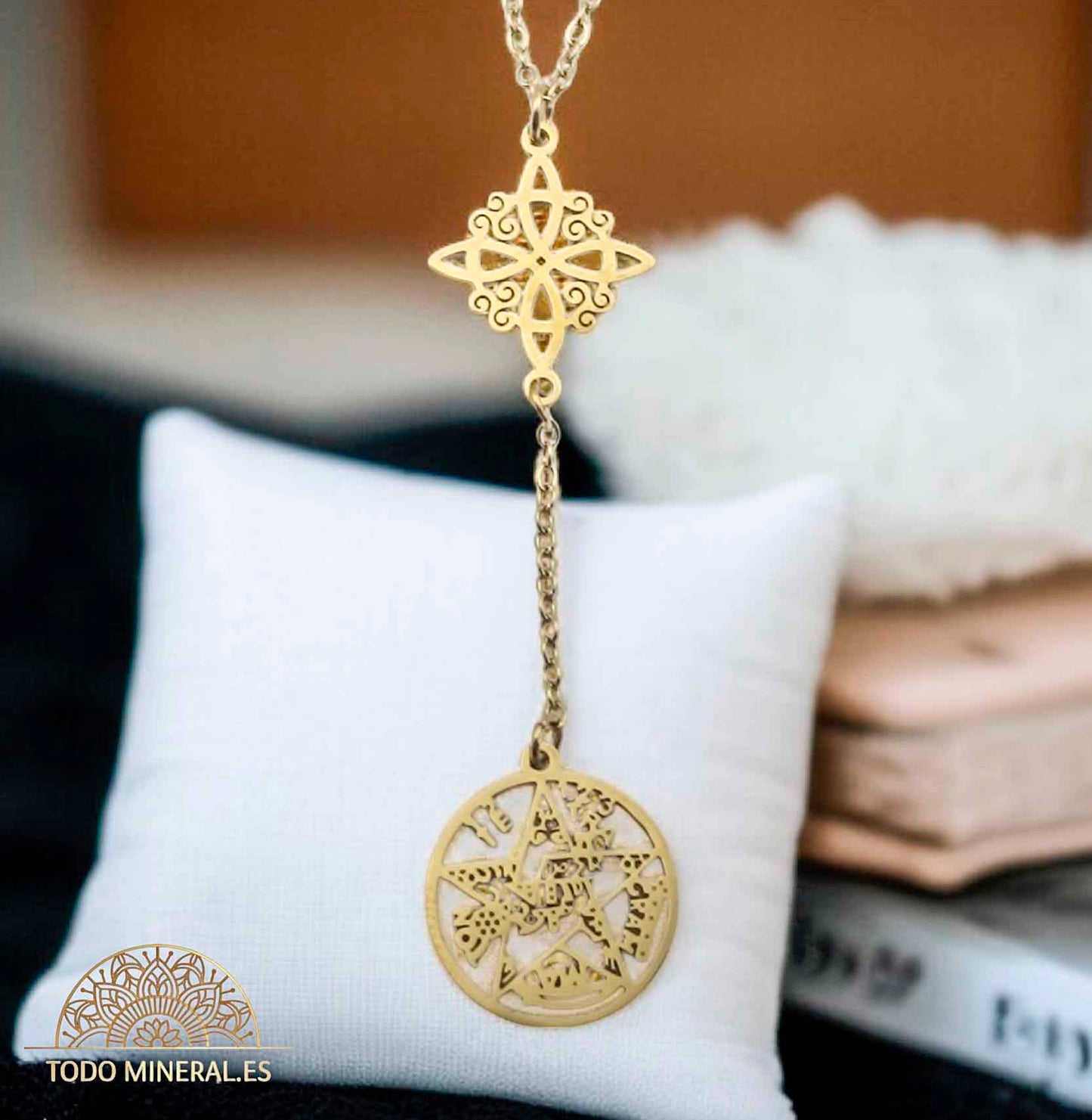 Collar Doble Protección Nudo De Bruja Tetragramaton En Acero Dorado Con Cadena 45 Cms TODOMINERAL