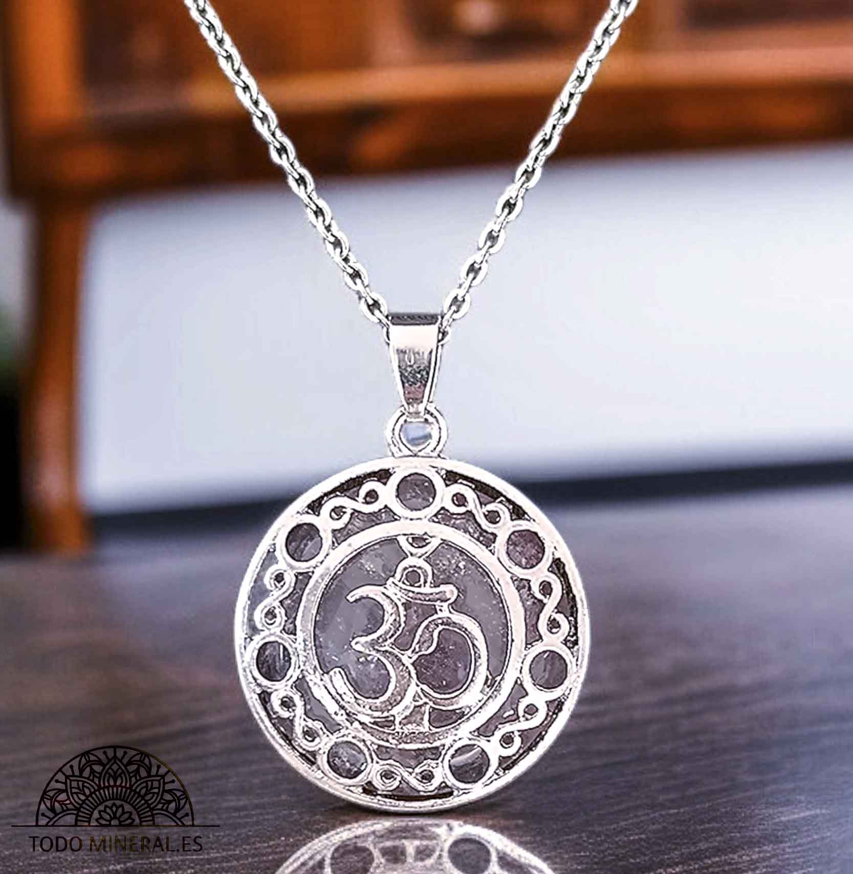 Collar Simbolo Om De Metal Con Pedra Amatista Y Cadena Acero 45 Cms - TODOMINERAL