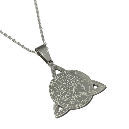 Collar Triquetra En Acero Inoxidable Con Cadena 40 Cms TODOMINERAL