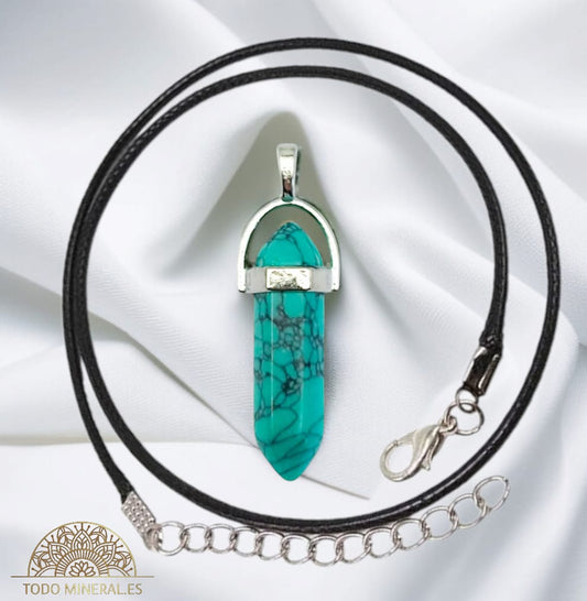 Colgante Metal Con Piedra Turquesina (INCLUYE CORDON 45 CMS EN NEGRO) TODOMINERAL