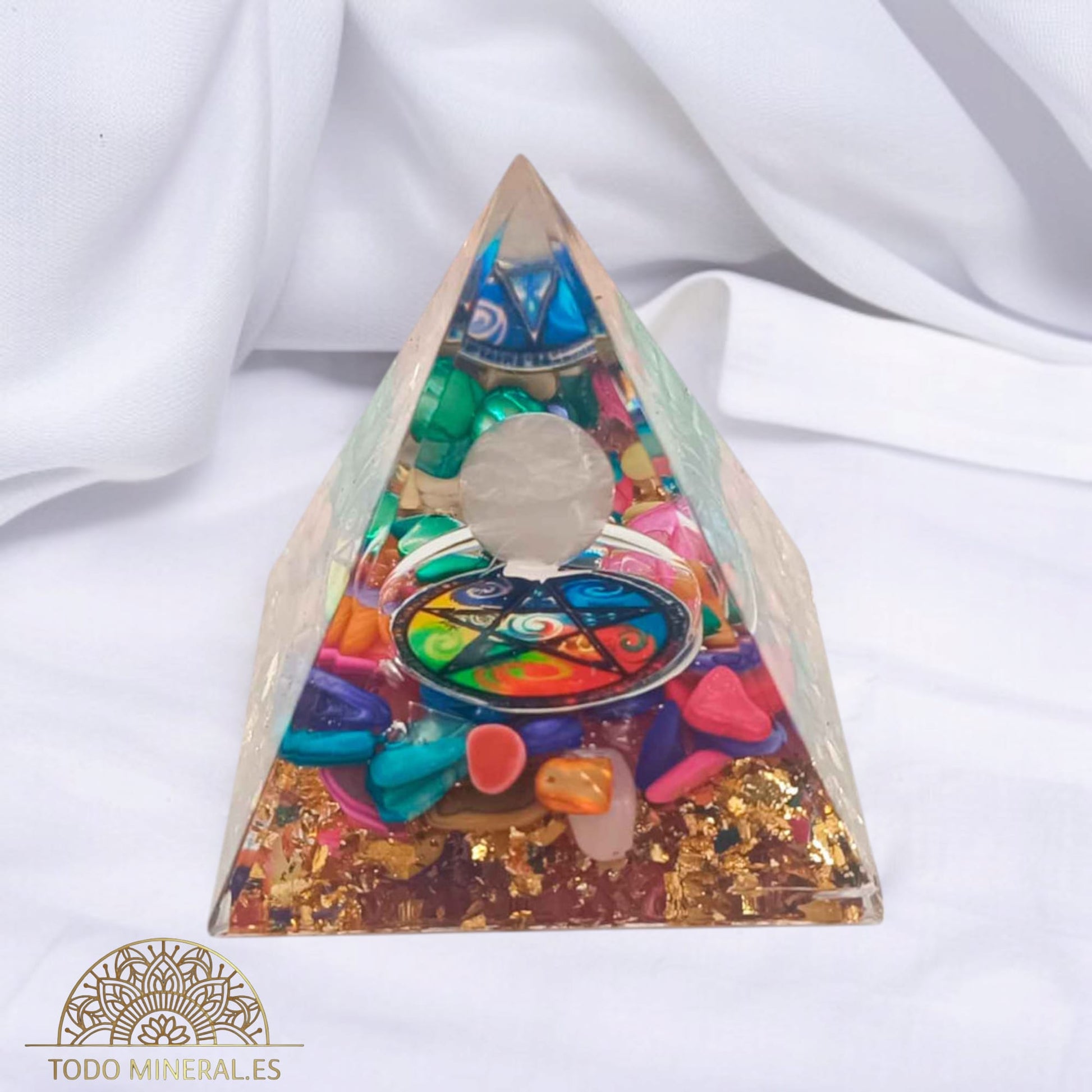 Piramide Orgonita Con Minerales 5 x 6 Cms PIRAMIDE MINERAL