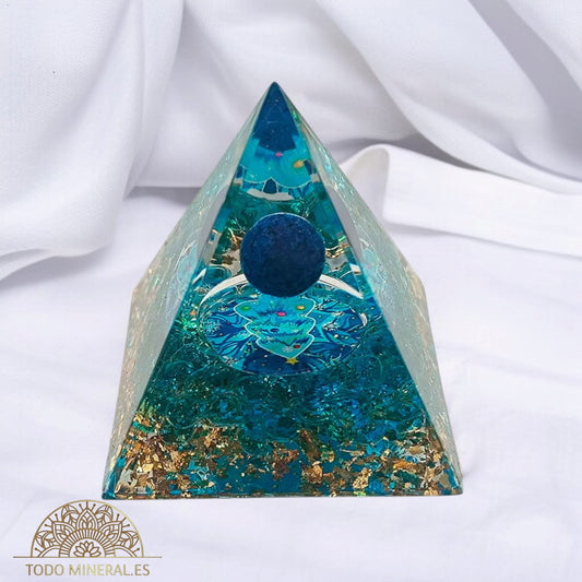 Piramide Orgonita Con Minerales 5 x 6 Cms PIRAMIDE MINERAL
