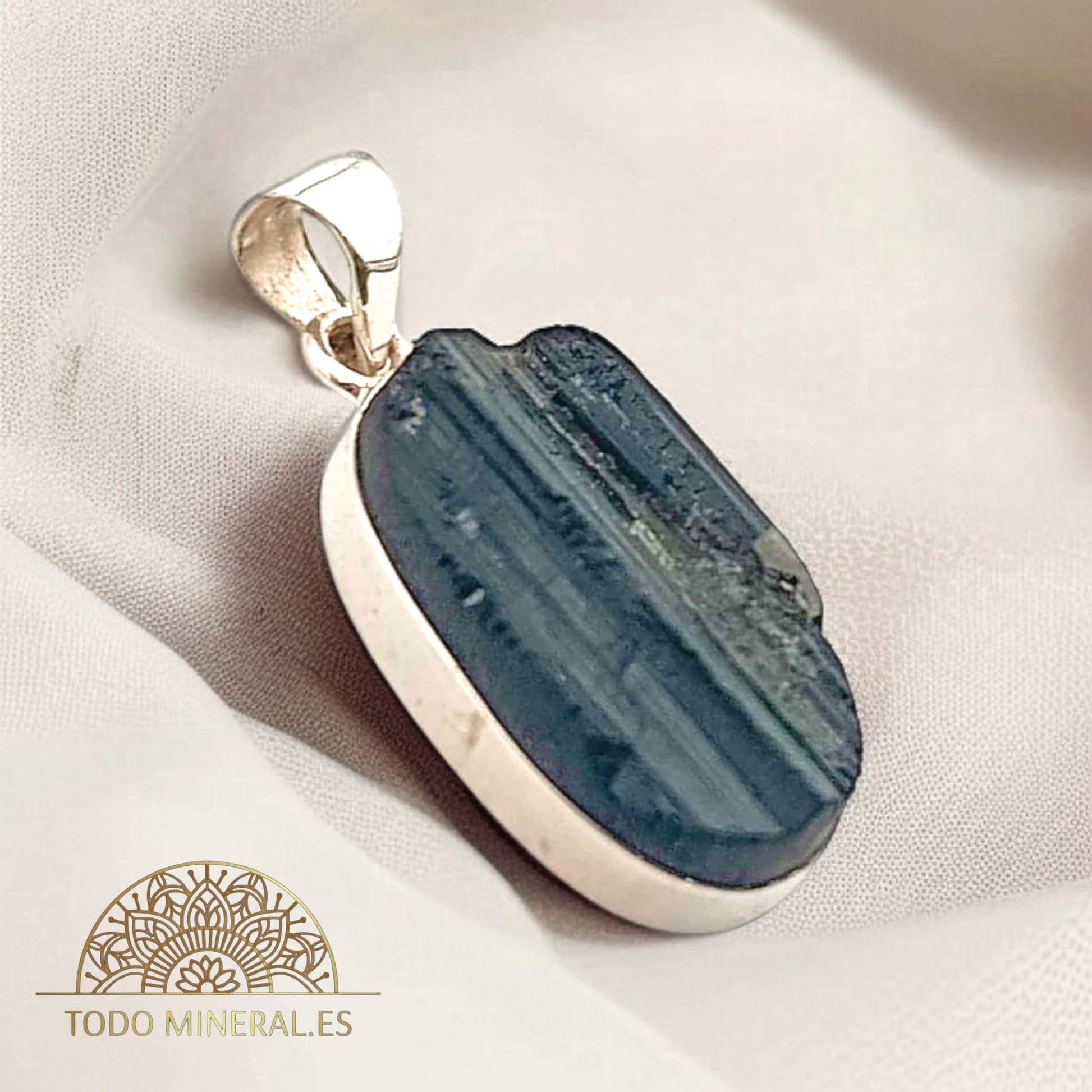 Colgante Plata 925 Con Piedra Turmalina Natural  20 mm Aproximadamente TODOMINERAL