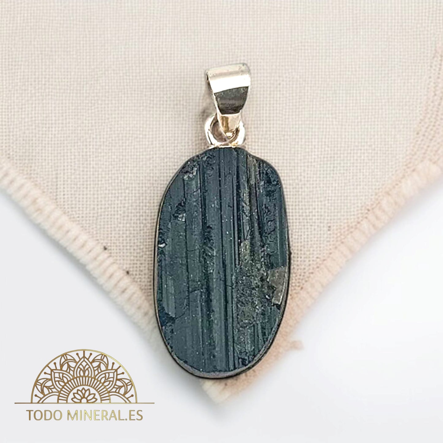 Colgante Plata 925 Con Piedra Turmalina Natural  20 mm Aproximadamente TODOMINERAL