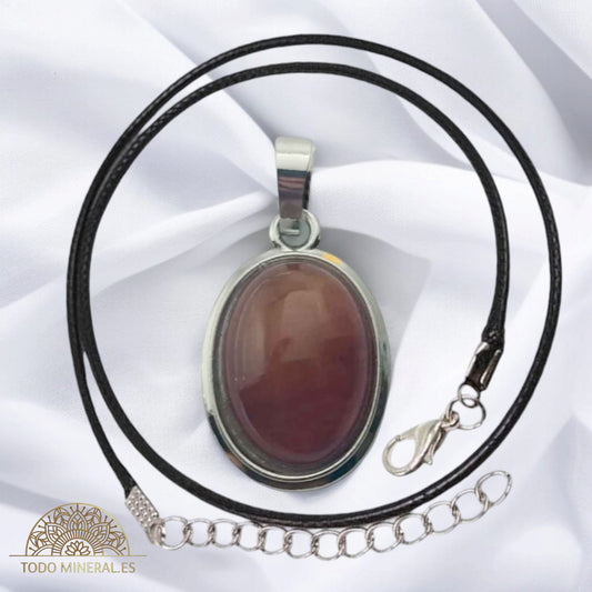 Colgante Ovalado Metal Con Piedra Jaspe Rojo (INCLUYE CORDON 45 CMS EN NEGRO) TODOMINERAL