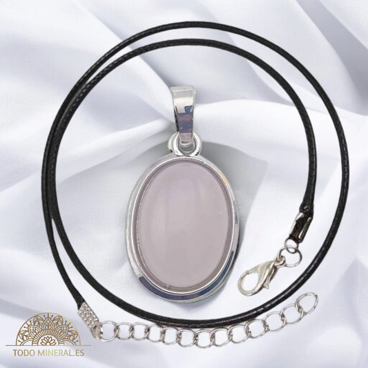 Colgante Ovalado Metal Con Piedra Cuarzo Rosa (INCLUYE CORDON 45 CMS EN NEGRO) TODOMINERAL