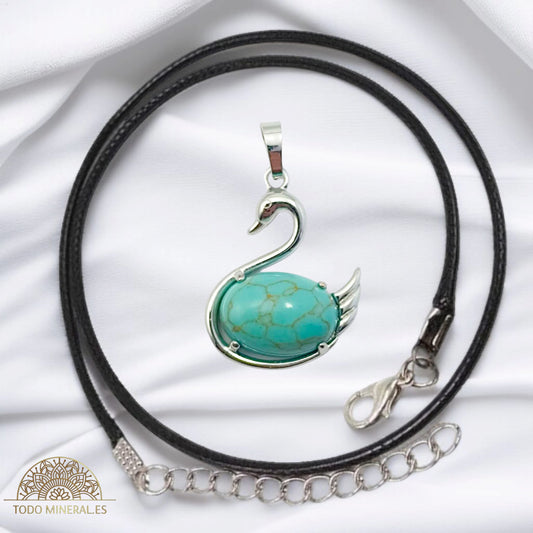 Colgante Cisne Metal Con Piedra Turquesina (INCLUYE CORDON 45 CMS EN NEGRO) TODOMINERAL