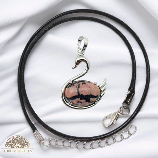 Colgante Cisne Metal Con Piedra Rodonita (INCLUYE CORDON 45 CMS EN NEGRO) TODOMINERAL