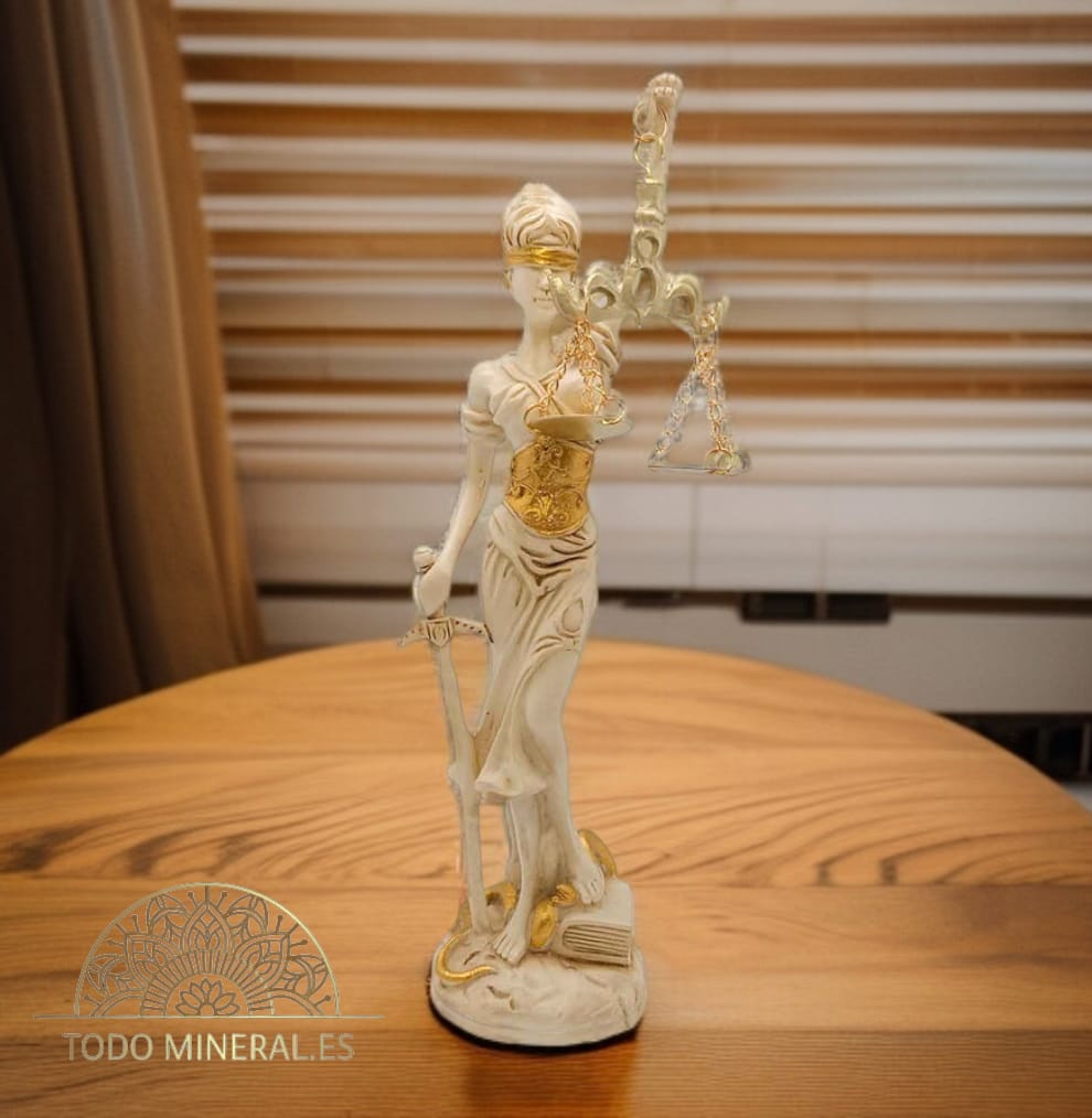 Figura Diosa De La Justicia Blanco En Resina 23 Cms Aproximadamente TODOMINERAL