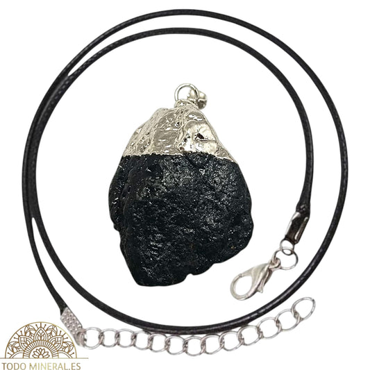 Colgante Natural Turmalina En Bruto Engarzado En Baño Metal 600103425 (INCLUYE CORDON 45 CMS EN NEGRO) TODOMINERAL