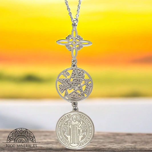 Collar Triple Protección Nudo De Bruja Tetragramaton Y San Benito En Acero Con Cadena 45 Cms TODOMINERAL