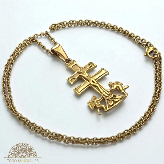 Collar Cruz Caravaca En Acero Dorado Con Cadena 50  Cms  600103454-5 TODOMINERAL
