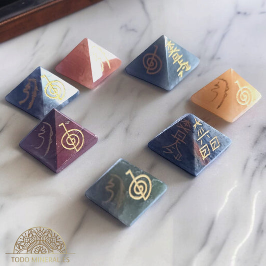 Juego 7 Chakras Piramides 4 Cms Aprox Reiki TODOMINERAL