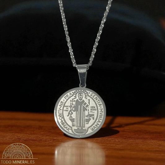 Collar Medalla San Benito Acero Inoxidable Con Cadena 40 Cms (Elije tono) TODOMINERAL