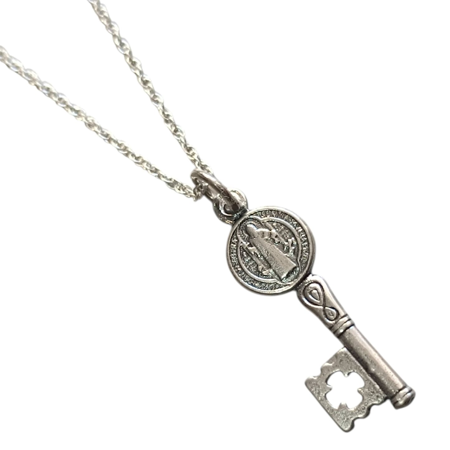 Collar Llave San Benito Con Cadena Plata 925 Cadena Finita Plata 40 Cms TODOMINERAL
