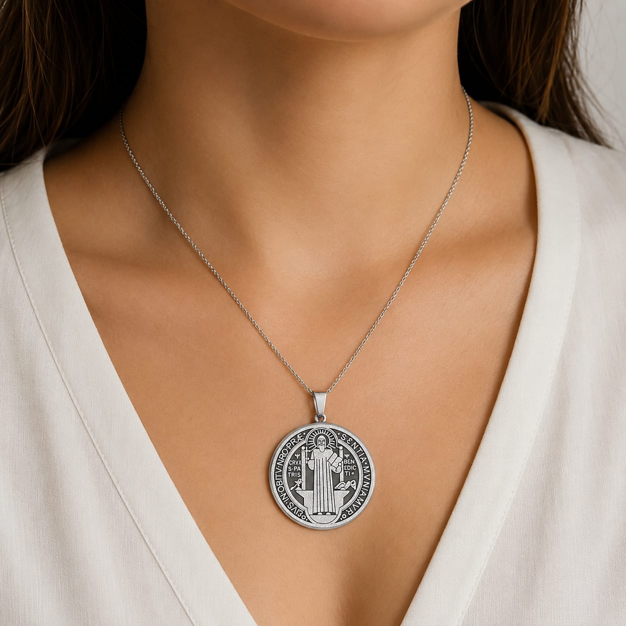 Collar Medalla San Benito En Acero Inoxidable Con Cadena 40 Cms TODOMINERAL